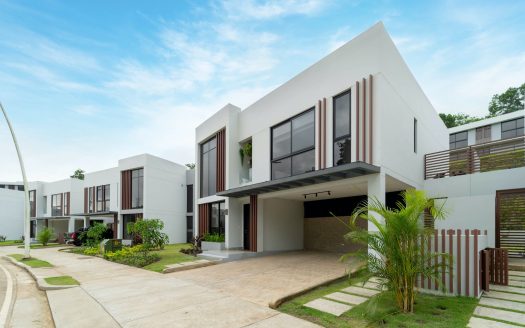 Riverwalk Villas – Green City
